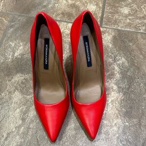 BCBGMAXAZRIA Red Heals size 7.